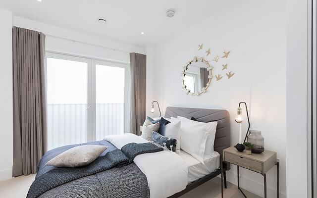 Luxury apartment in central London with private balcony