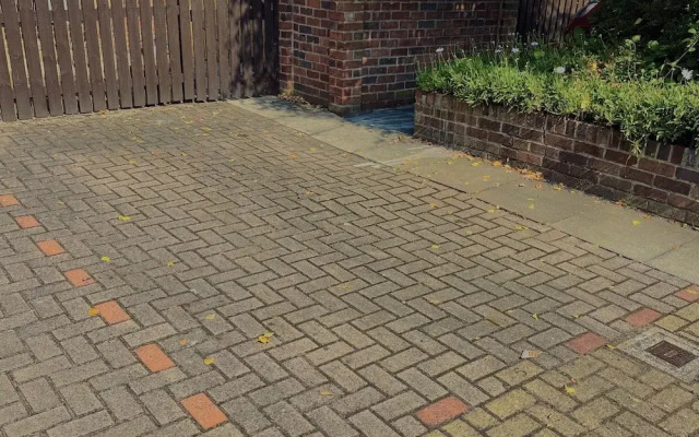 5 Lockside Free Secure Parking