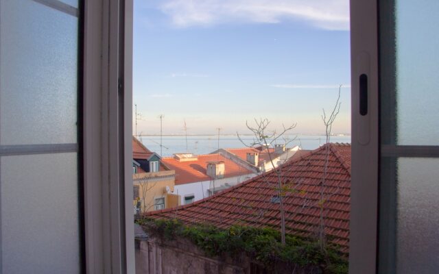 ALFAMA 3B - Balby's Bed&Breakfast
