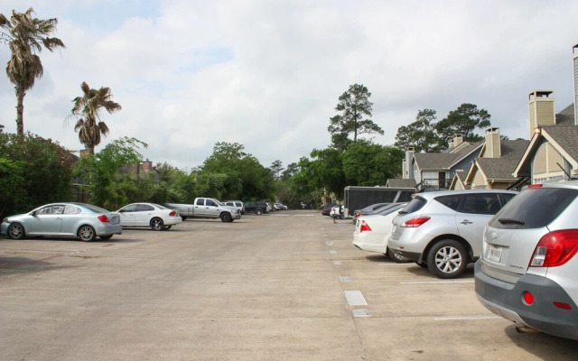 OYO Apartments at Champions Green