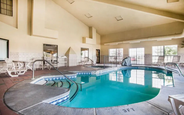 Comfort Suites East / I-44