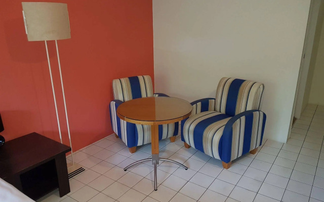 Coral Beach Lodge