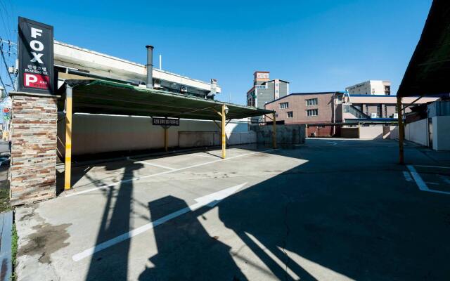 Fox Tourist Hotel