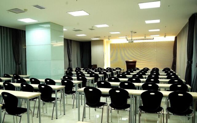 Luoyang Bohemia Hotel