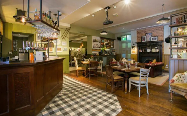 Orange Tree Hotel