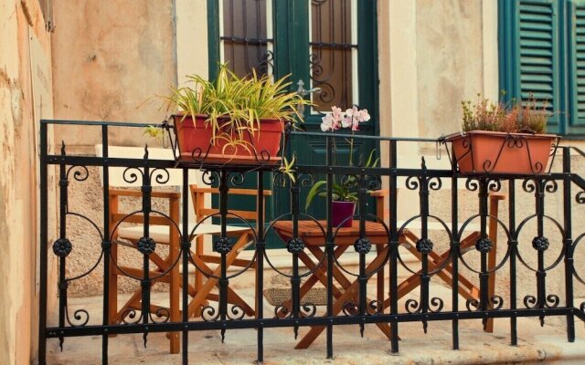 Pile Excellent Location Apartments