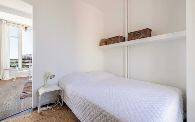 Air-conditioned Seafront Apartment - Nice