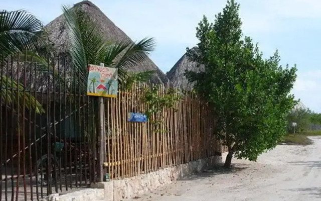 Holbox Hostel & Cabanas Ida y Vuelta Camping
