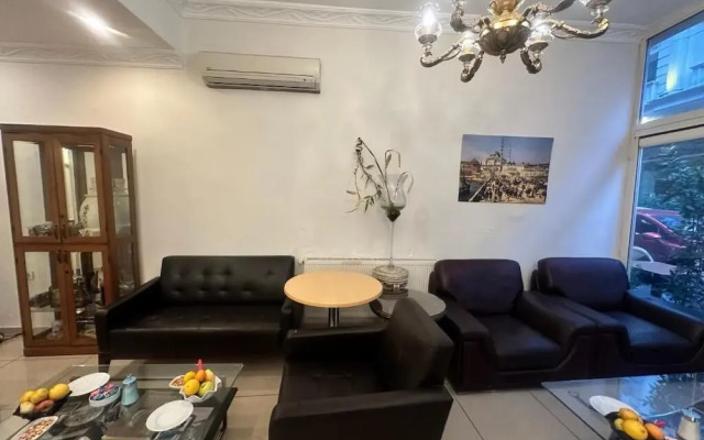 Adil Konak Hotel