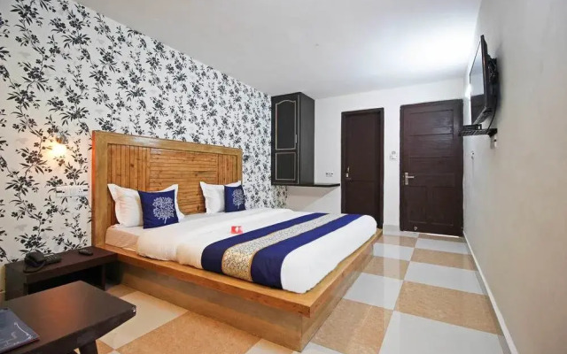 OYO Rooms Near Zero Bridge