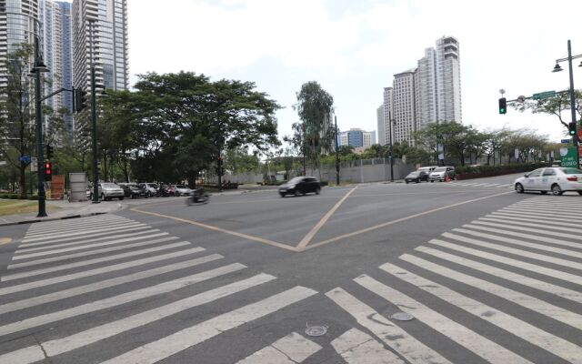 Oasis Regency at Fort Victoria BGC