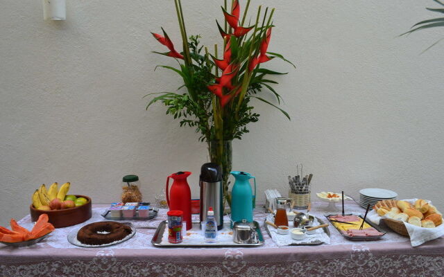 Casa Amarela Guest House - ZONA SUL