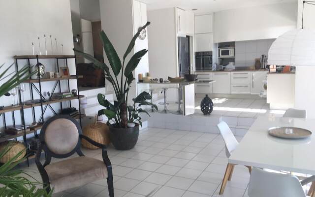 Spacious Villa in Toulon with Private Pool