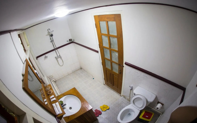 Thiri Nanda Villa