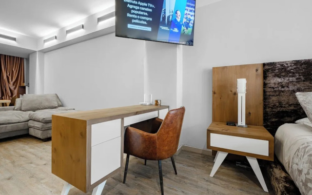 Urban Getaway Trendy Polanco Home Office