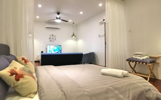 iBook8 Superior 1 Bedroom Gurney Suites  by iBook Homestay