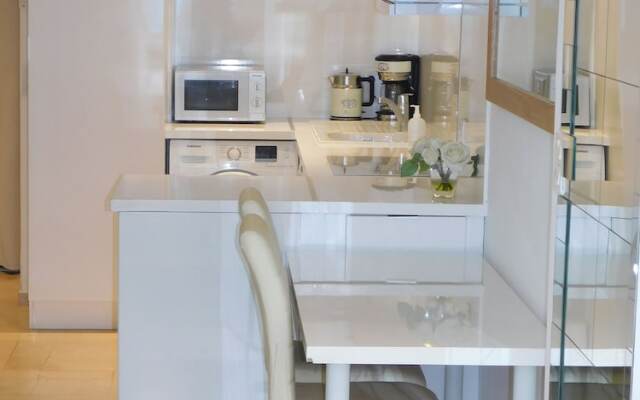 Beautiful White One Bedroom Croisette