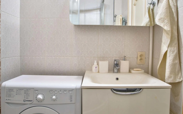 Апартаменты на проспекте Лабораторный 18