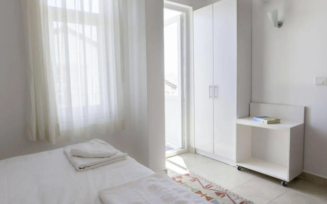 Hideaway Hotel