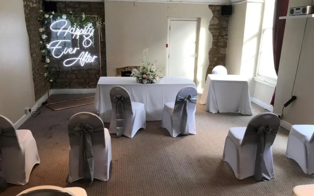 Cock Hotel Stony Stratford by Greene King Inns