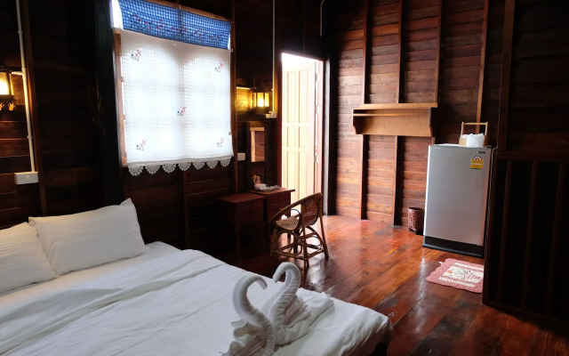 Baan Kun Tuad Ko Si Chang
