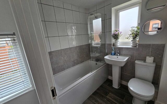 Ipswich - 3 Beds - Sleeps 6 - Private Garden