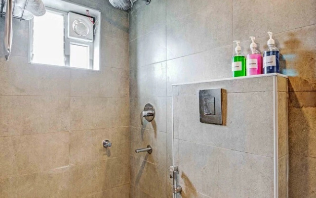 UPAR Hotels Uthandi ECR