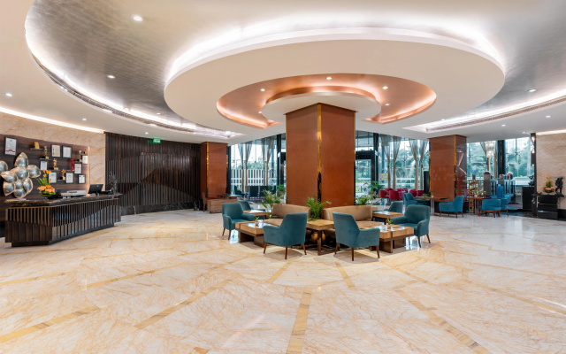 Radisson Blu Kaushambi Delhi NCR – Lobby – Ghaziabad