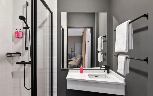 Moxy Duesseldorf City