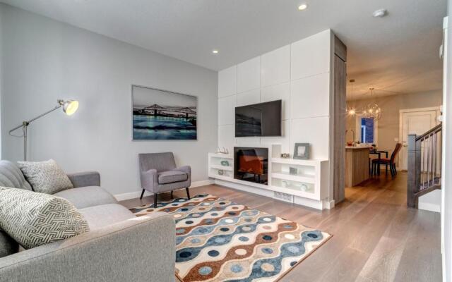 Three-Bedroom House with Balcony #33 Sunalta Downtown