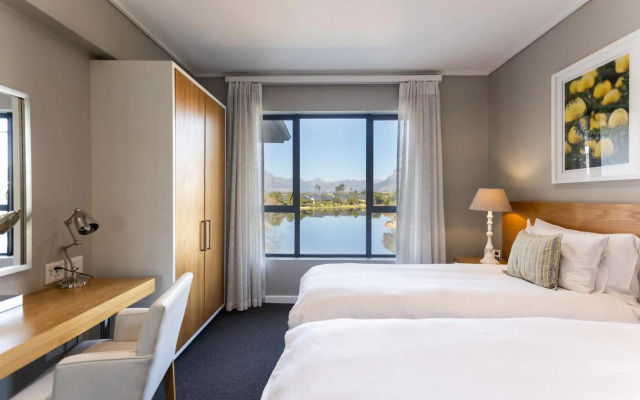 Pearl Valley Hotel by Mantis