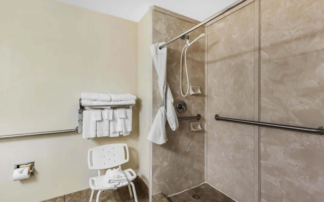 Quality Inn & Suites - Granbury