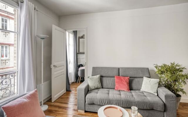 Stunning 2 Bedrooms Apartment - Modern & Cosy