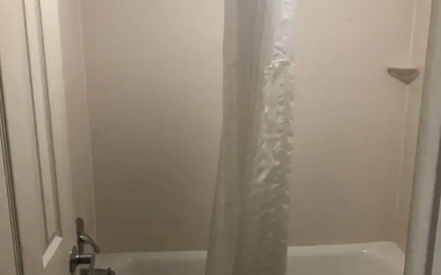 Days Inn By Wyndham Austintown