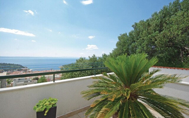 Amazing Home in Makarska With Wifi and 3 Bedrooms