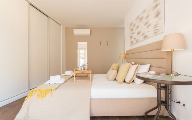 Alfama Lounge Three-Bedroom Apartment w/ River View and Parking - by LU Holidays