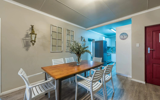 Beacon Wharf , George Hay 6 Seafront Accommodation