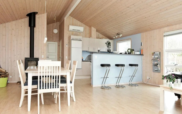 6 Person Holiday Home in Dannemare