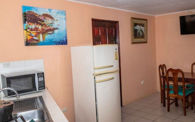 Hotel y Cabinas El Coral