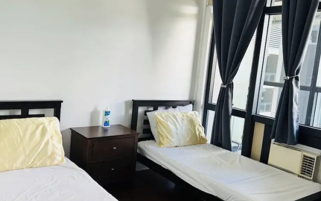 2 bedroom with 2 Balconies Skyline View