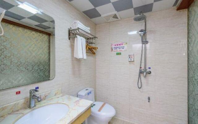 Ganglong Business Hotel