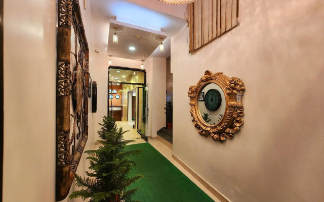 Housez 43 – Lobby – Kolkata