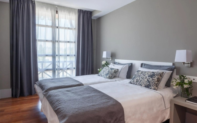 Top High Airport Link Hotel