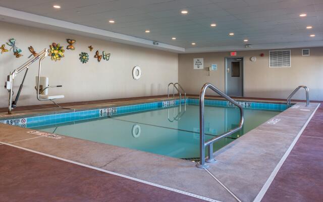 Holiday Inn Express Newington - Hartford, an IHG Hotel