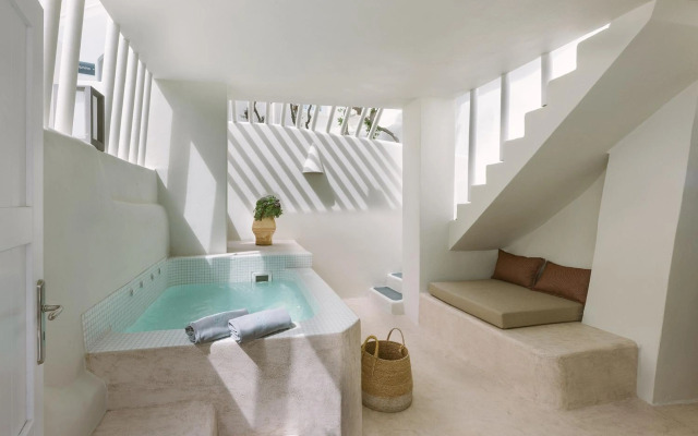 Blue Dolphins Apartments & Suites