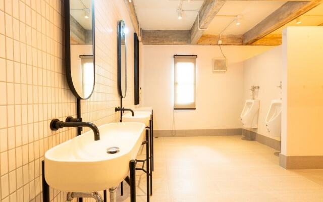 Bedspread Hostel - Adults Only