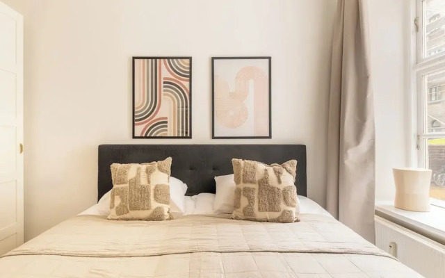 Sanders Noble - Fantastic 5-bdr Apt in the Capital