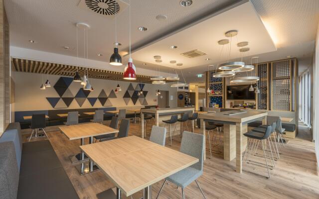 Holiday Inn Express Wuppertal - Hauptbahnhof by IHG