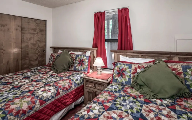 Rocky Top Cabin - Two Bedroom Cabin