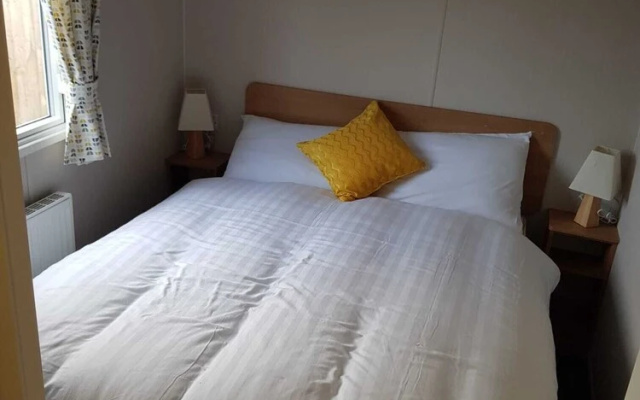 8 Berth Pet Friendly New Caravan in Towyn, Wales
